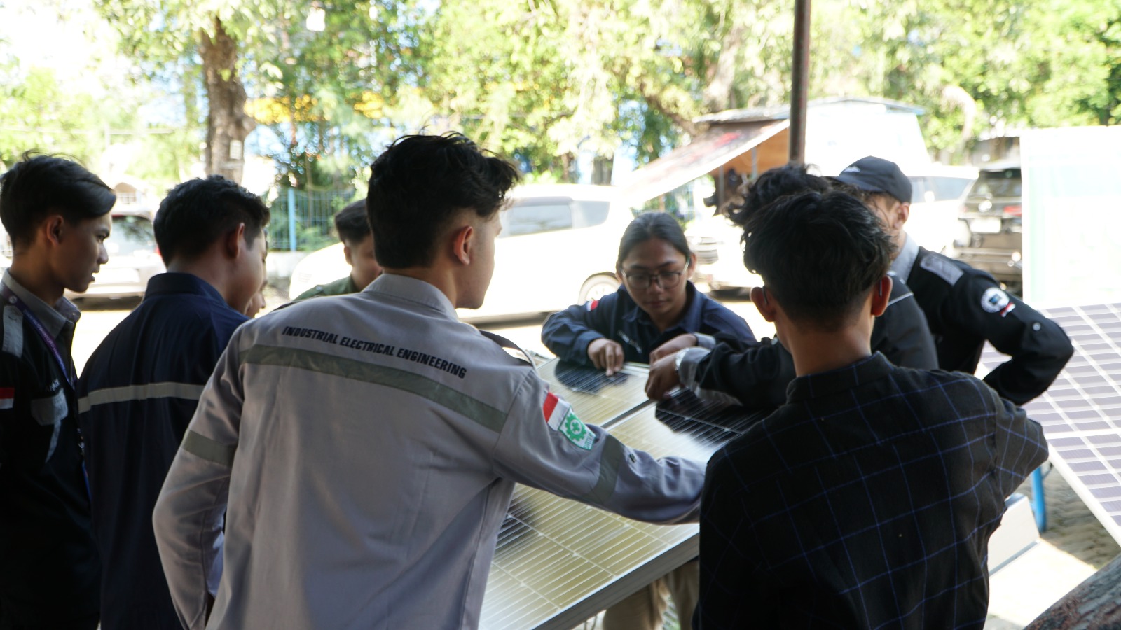 MOUNTING PLTS sesi Siang